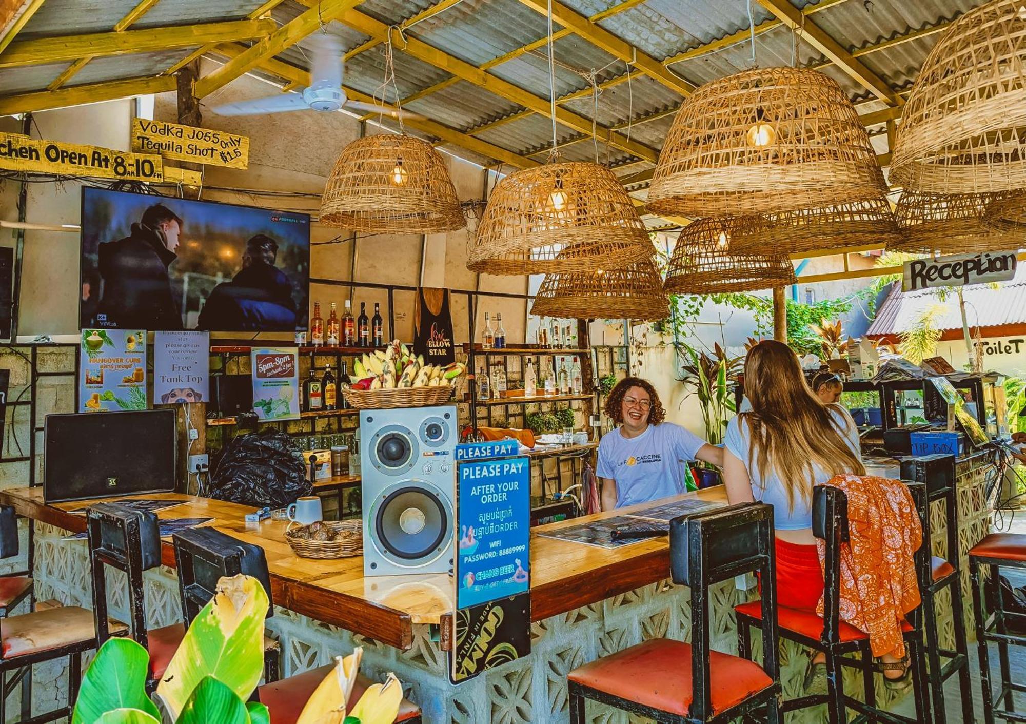 Yellow Star Hostel Кампот Экстерьер фото