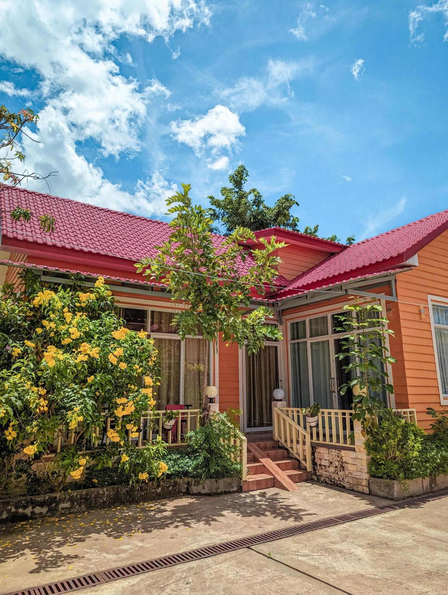 Yellow Star Hostel Кампот Экстерьер фото