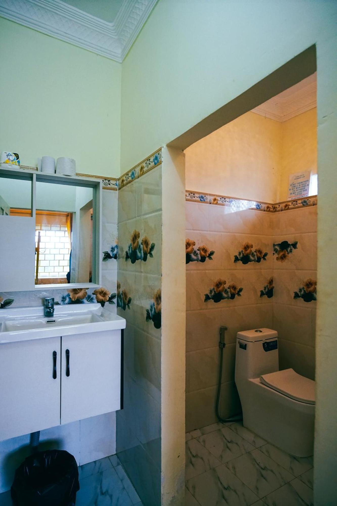 Yellow Star Hostel Кампот Экстерьер фото