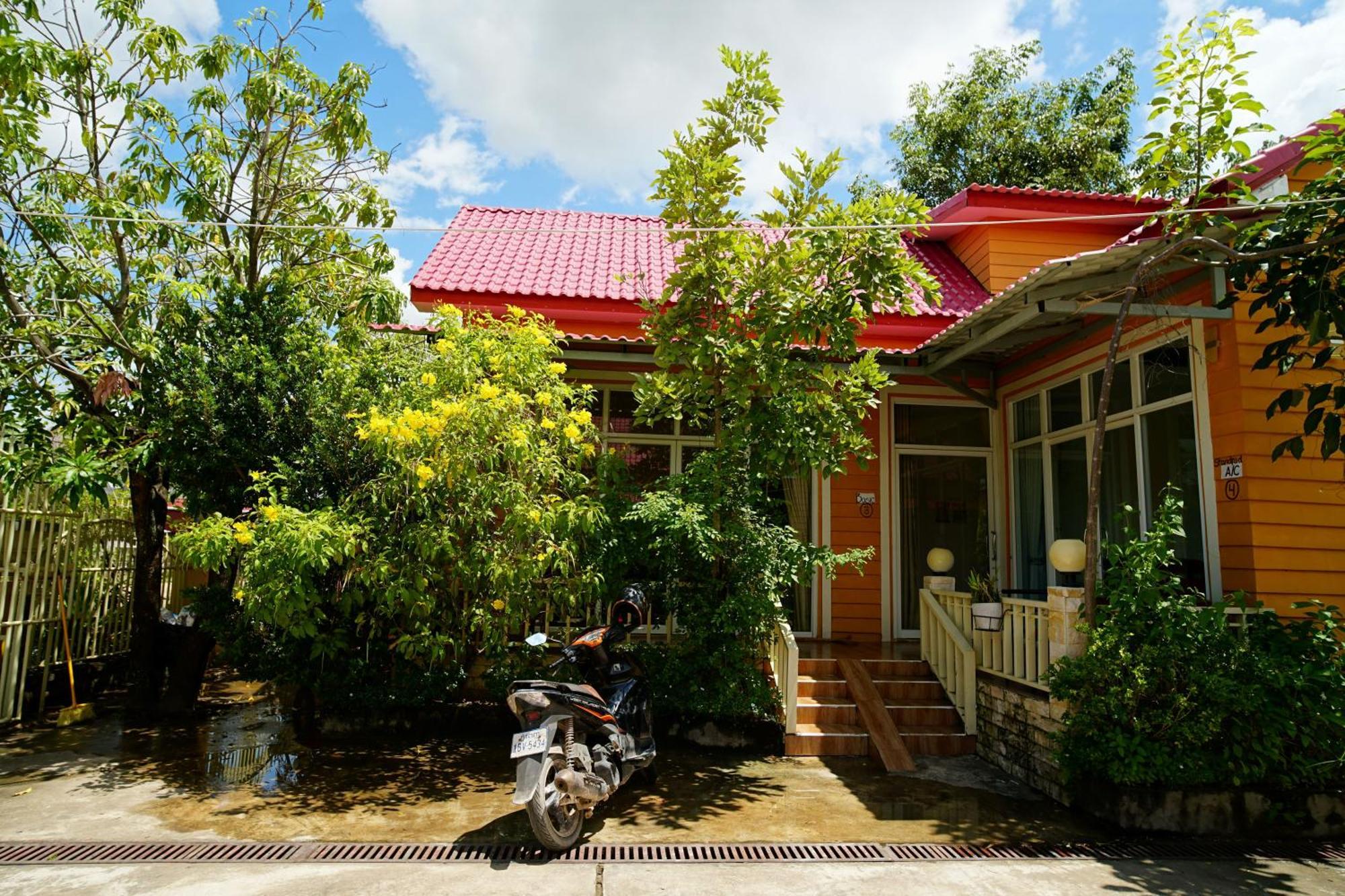 Yellow Star Hostel Кампот Экстерьер фото