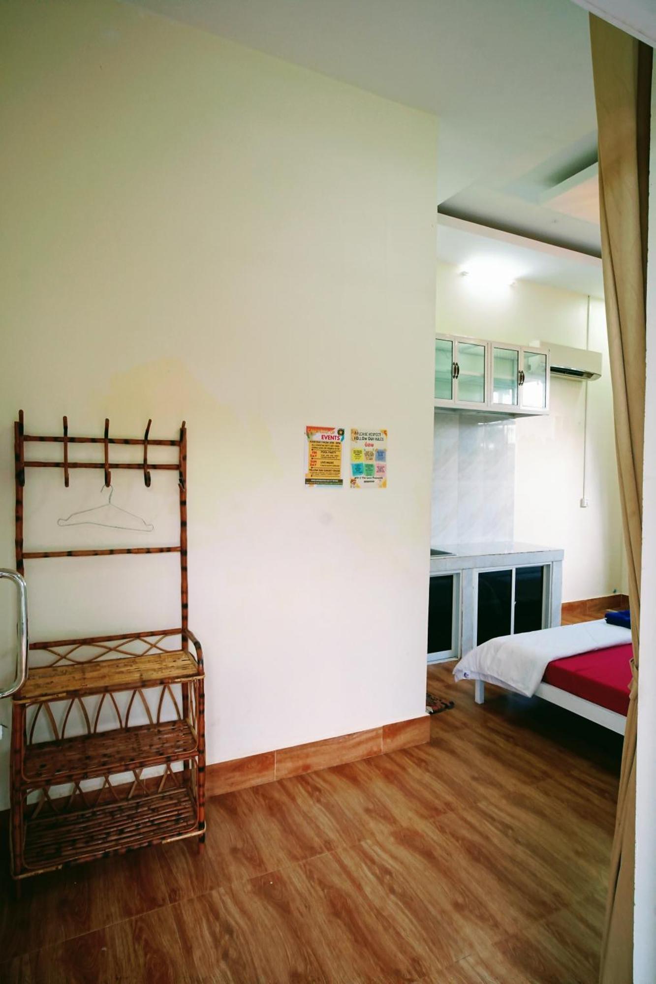 Yellow Star Hostel Кампот Экстерьер фото